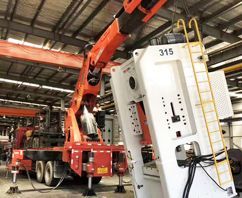 资阳附近随车吊出租，轻松解决运输难题